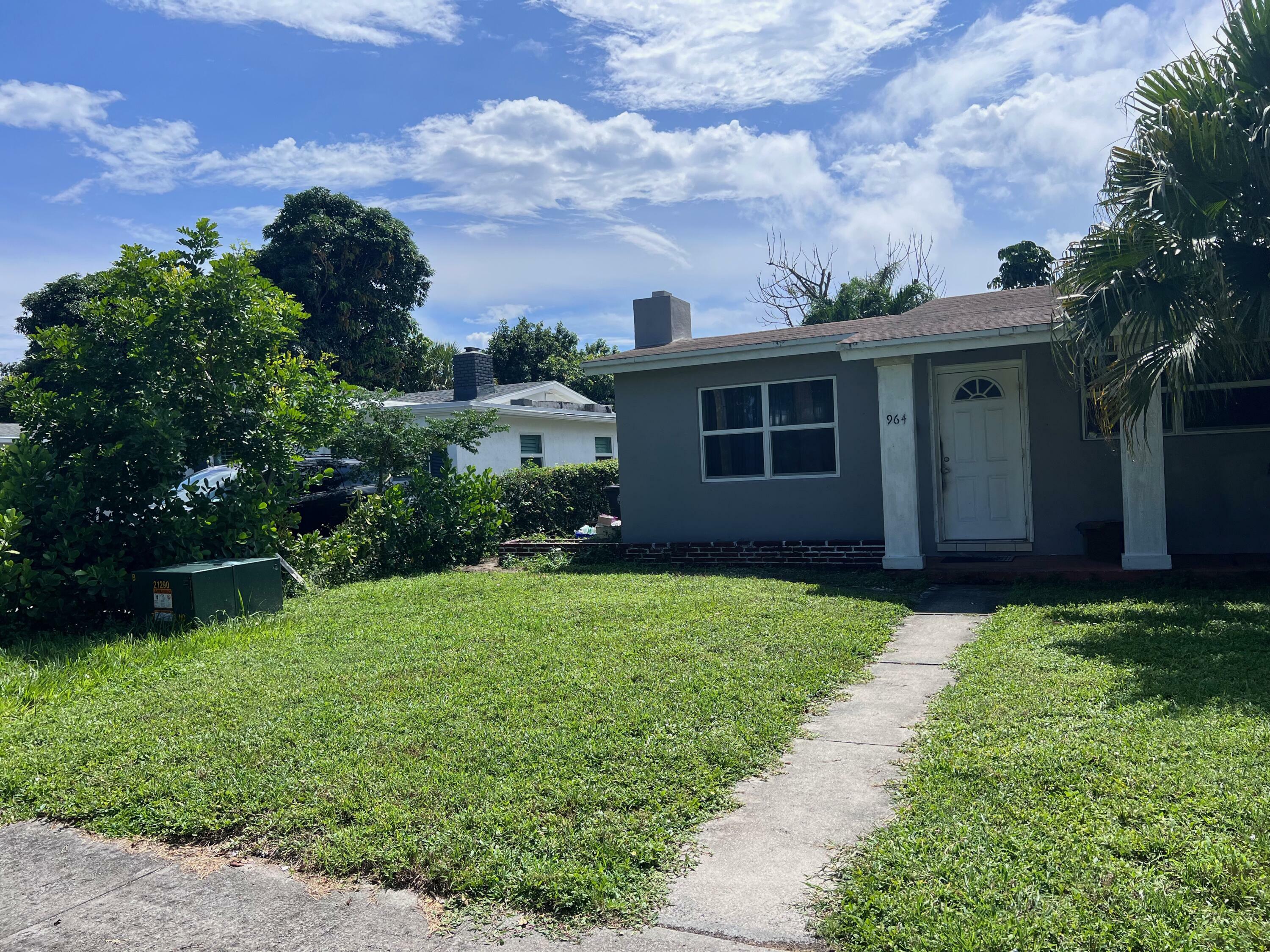 Property Photo:  964 Hansen Street  FL 33405 