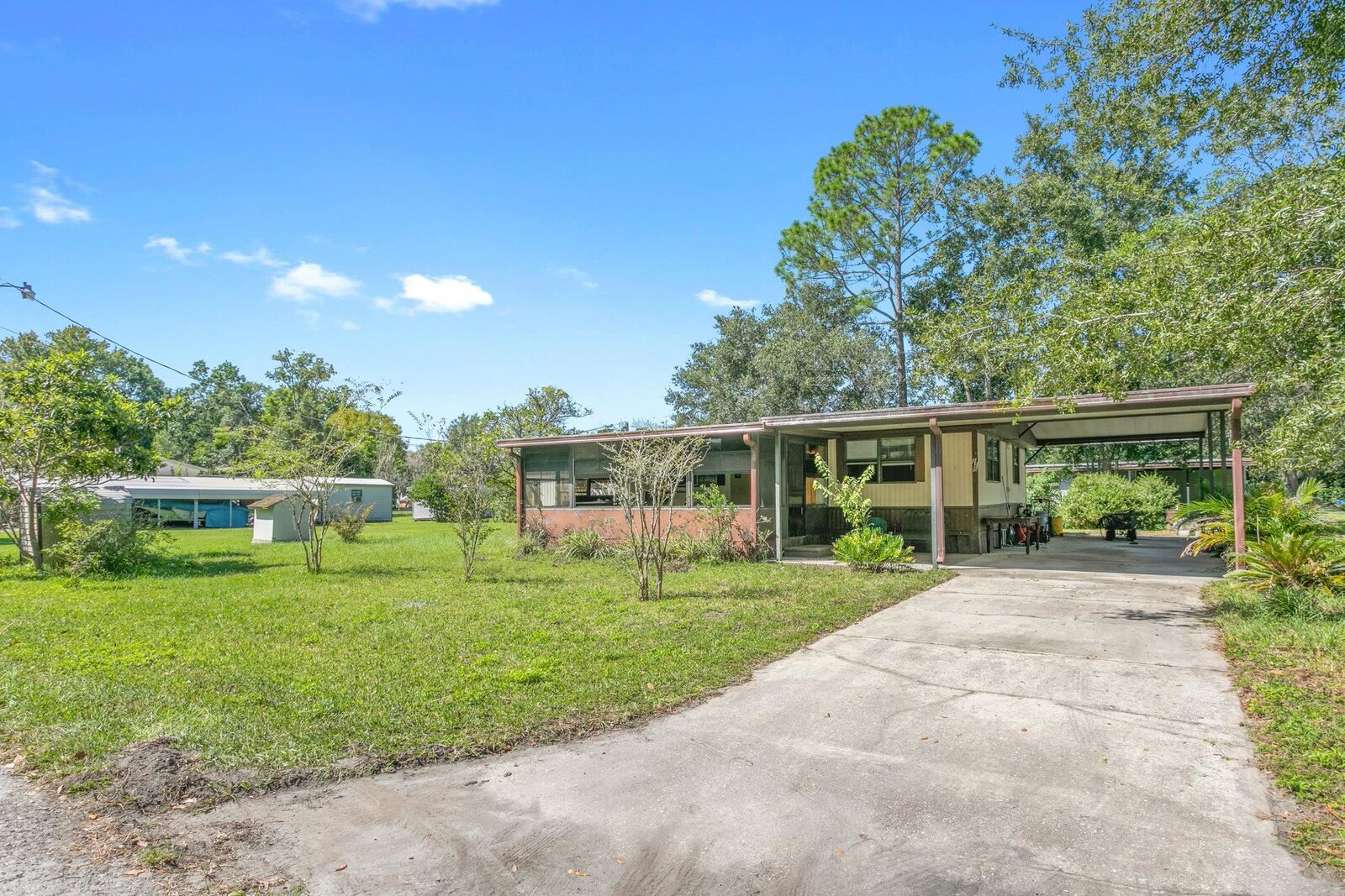 Property Photo: 225 Pine Tree Trl FL 32112