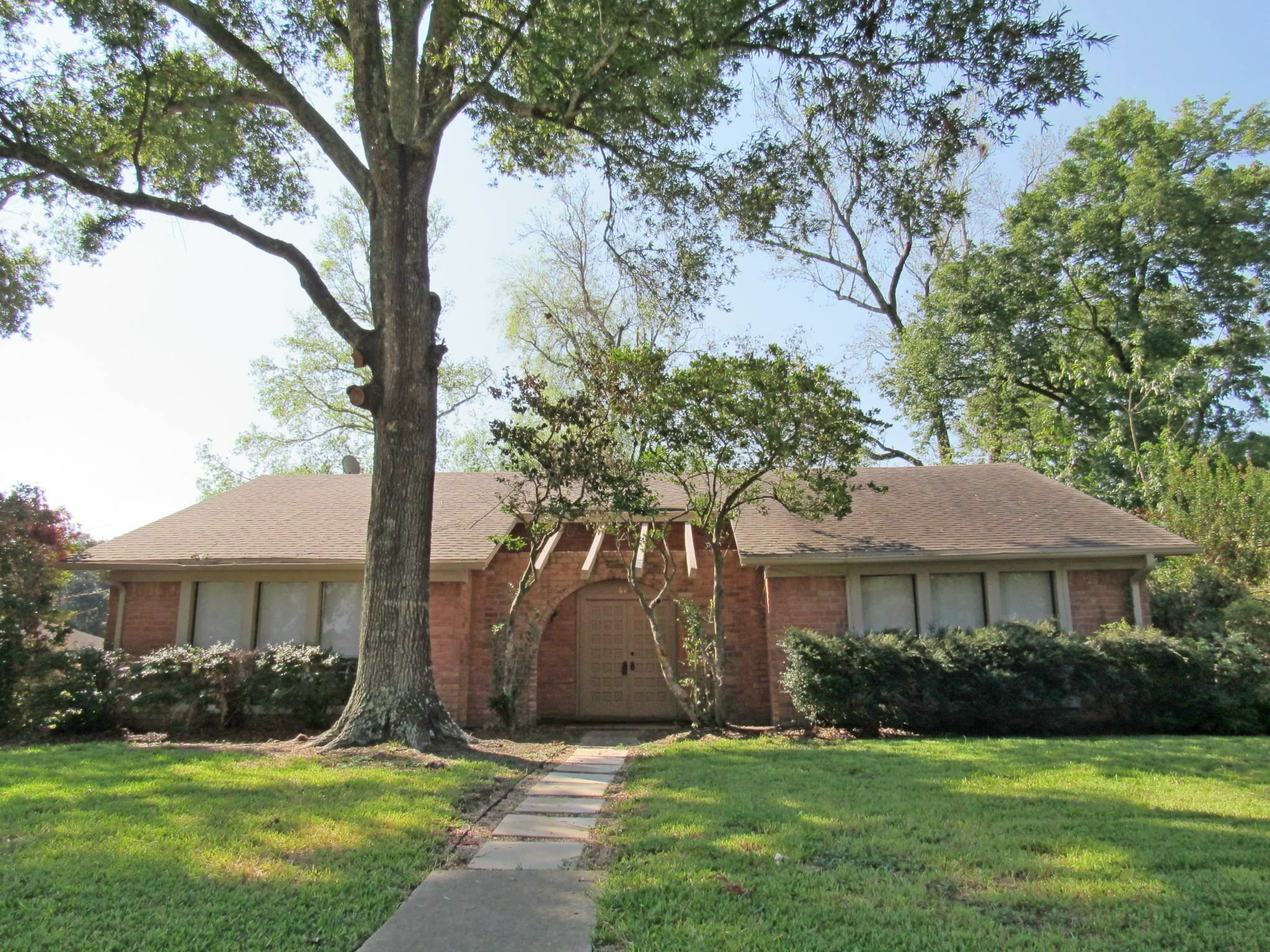 6725 Greenwood Dr  Beaumont TX 77706 photo