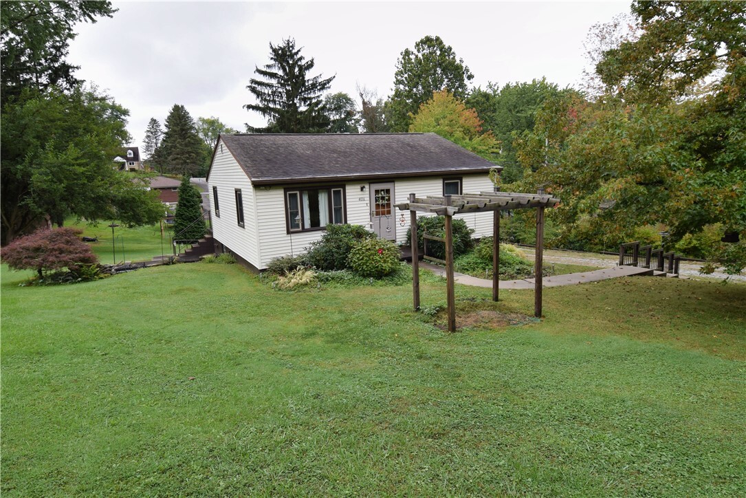 Property Photo:  4016 Ridgemont Drive  PA 15044 