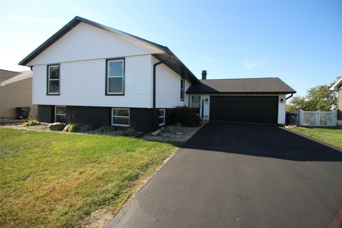 Property Photo: 4585 Orchard Drive NW IA 52405