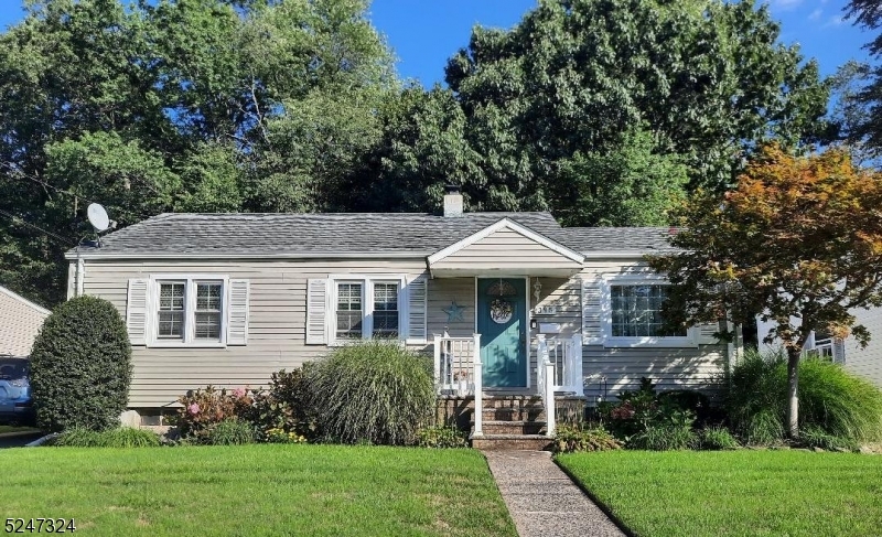 Property Photo:  395 N 4th Ave  NJ 07506 