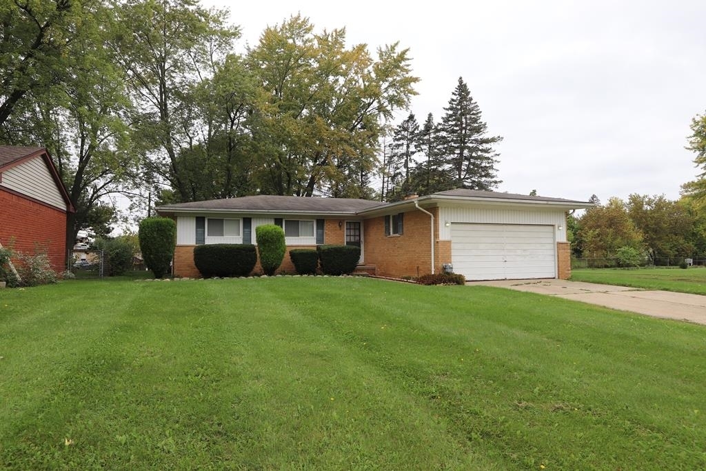 Property Photo:  5286 Fern  MI 48439 