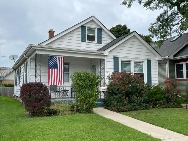 Property Photo:  428 Augusta St  WI 53402 
