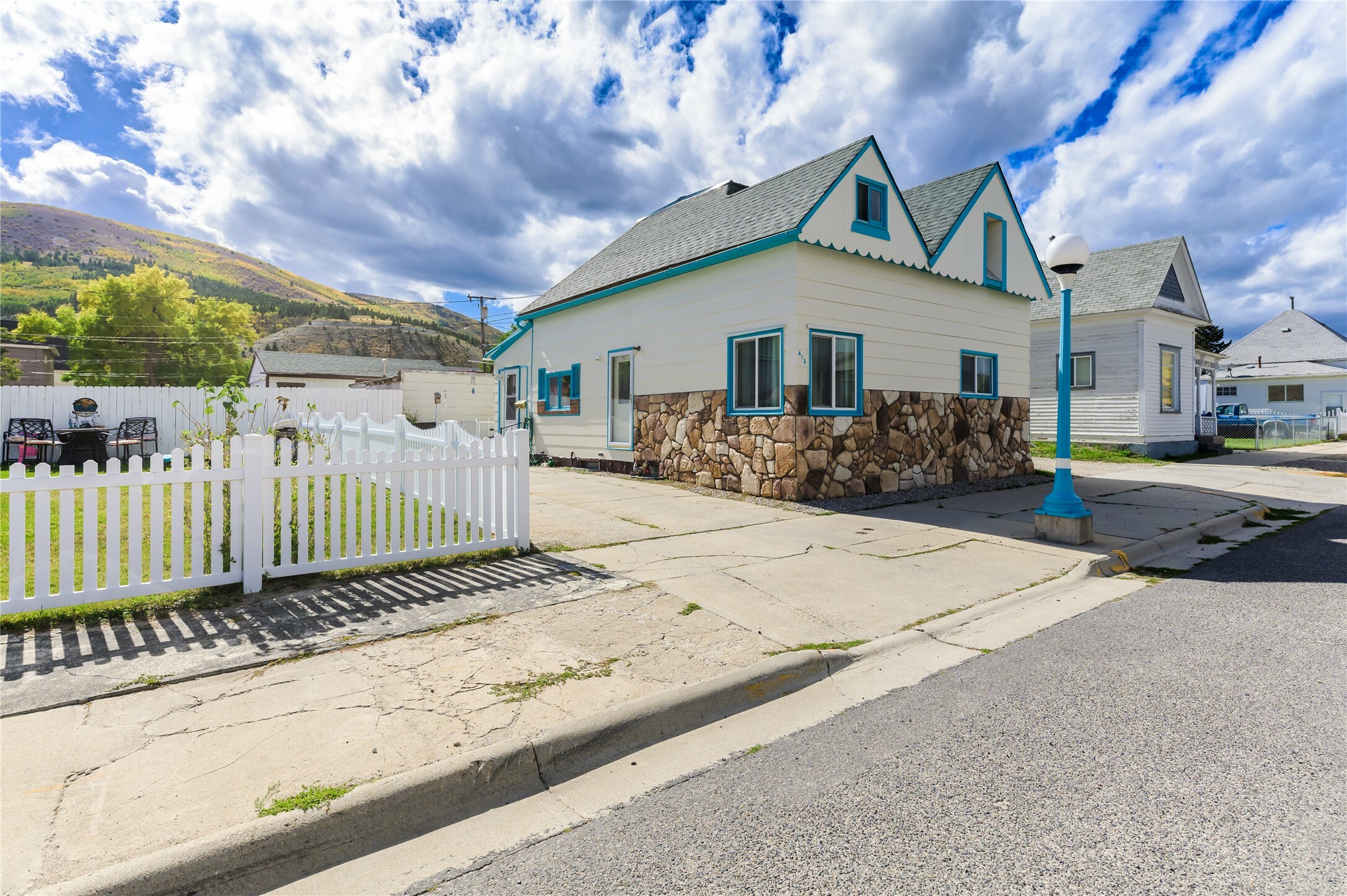 Property Photo: 413 & 415 E 4th Street MT 59711