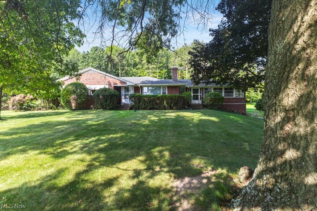 Property Photo:  8230 Pinehill Drive  OH 44514 