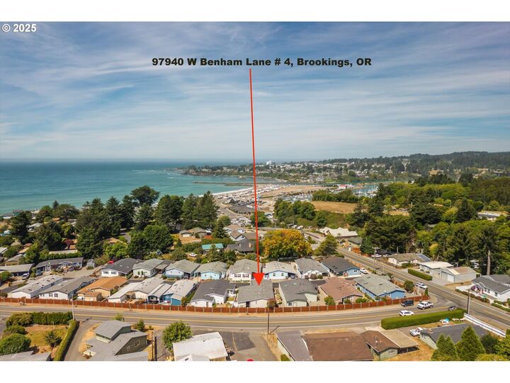 Property Photo: 97940 W Benham Ln 4 OR 97415