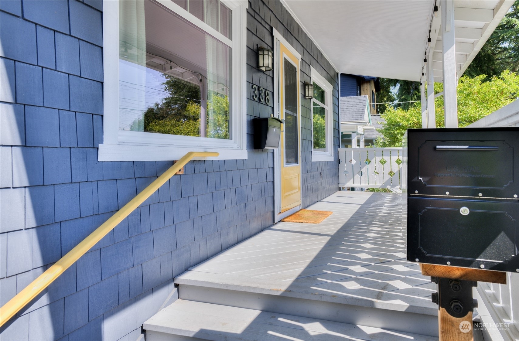 Property Photo: 338 NE 55th Street WA 98105