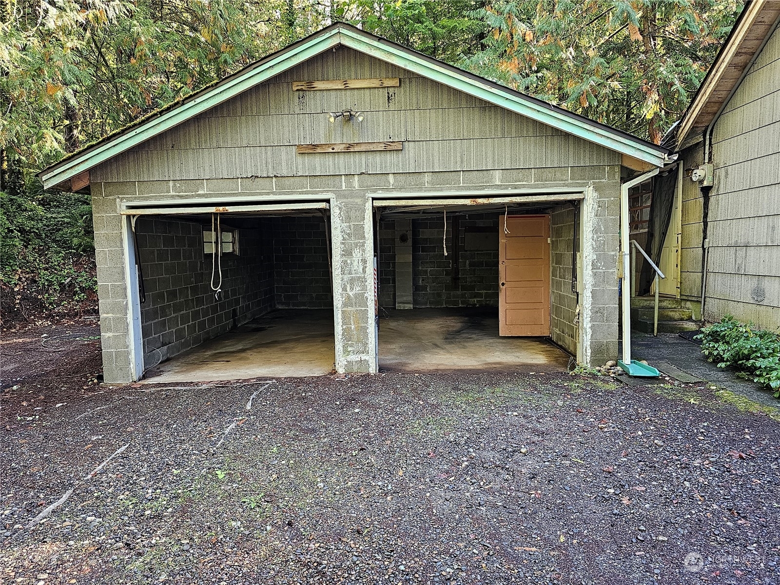 Property Photo: 17980 E State Route 106 WA 98528