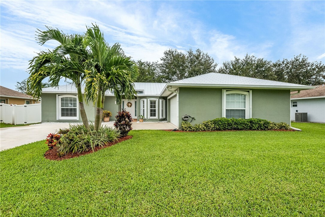 Property Photo:  468 Biscayne Lane  FL 32958 