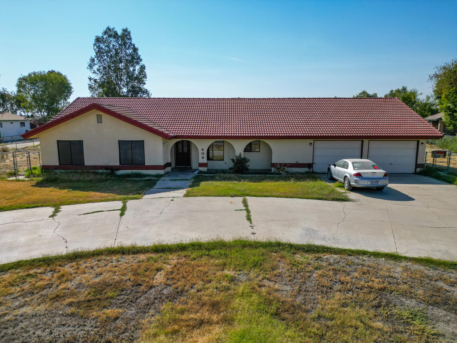 Property Photo: 408 James Ave Avenue CA 93212