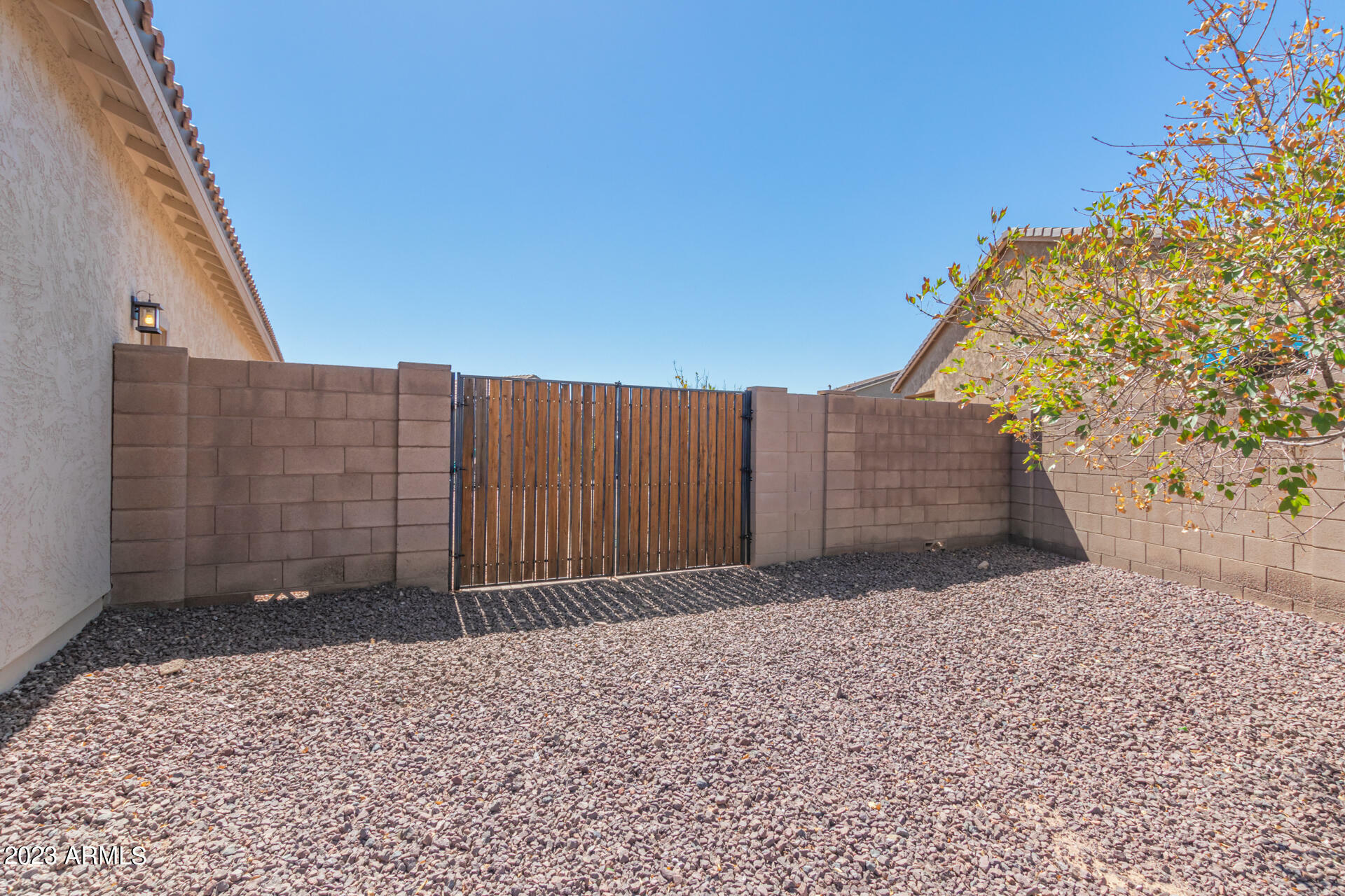 Property Photo:  10505 W Illini Street  AZ 85353 