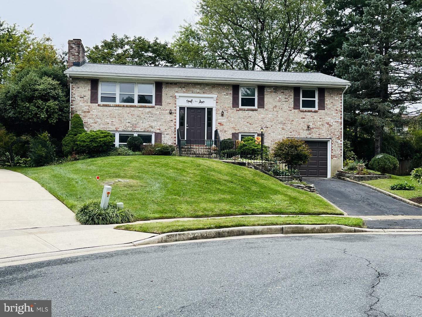 Property Photo: 9 Edgehill Court MD 21014