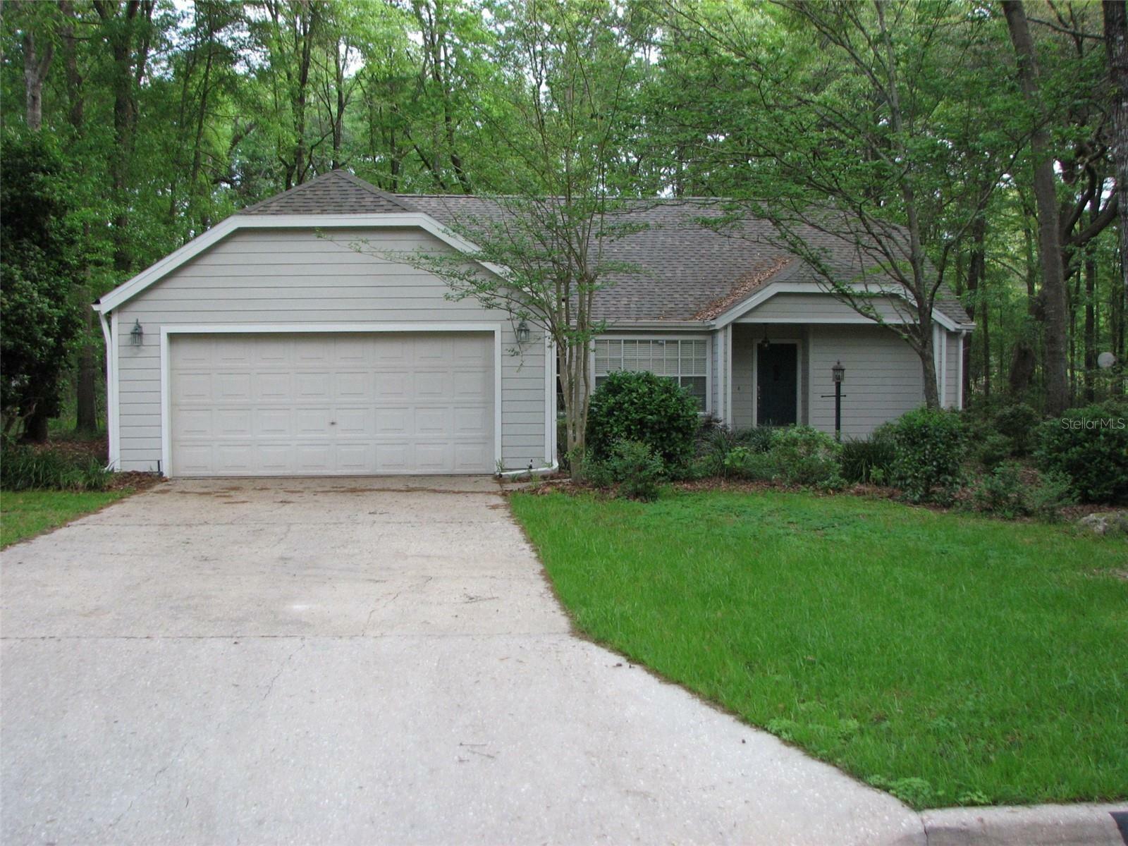 Property Photo:  10516 SW 55th Place  FL 32608 