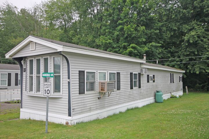 Property Photo: 30 Barksdale Avenue NH 03053
