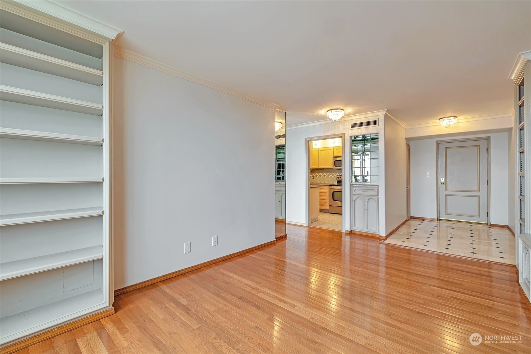 Property Photo: 4540 8th Avenue NE 2401 WA 98105