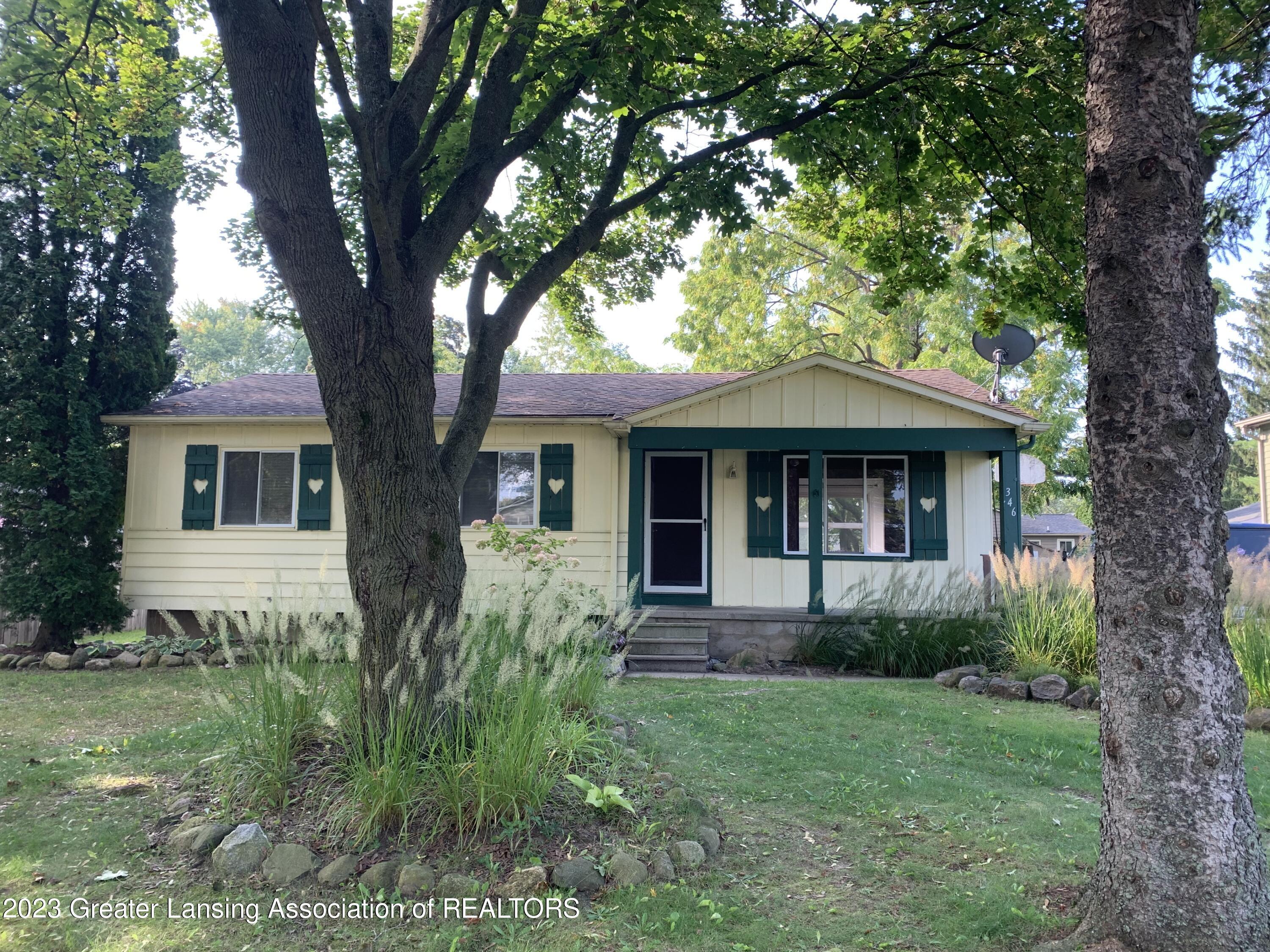 Property Photo: 346 Oakwood Lane MI 48872