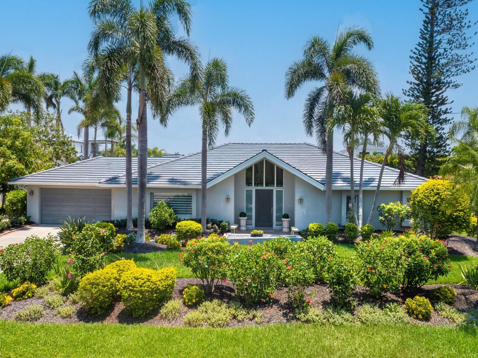 Property Photo: 417 Pheasant Way FL 34236