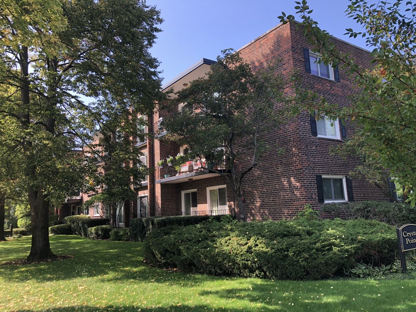 Property Photo:  140 E Franklin Place 101  IL 60045 