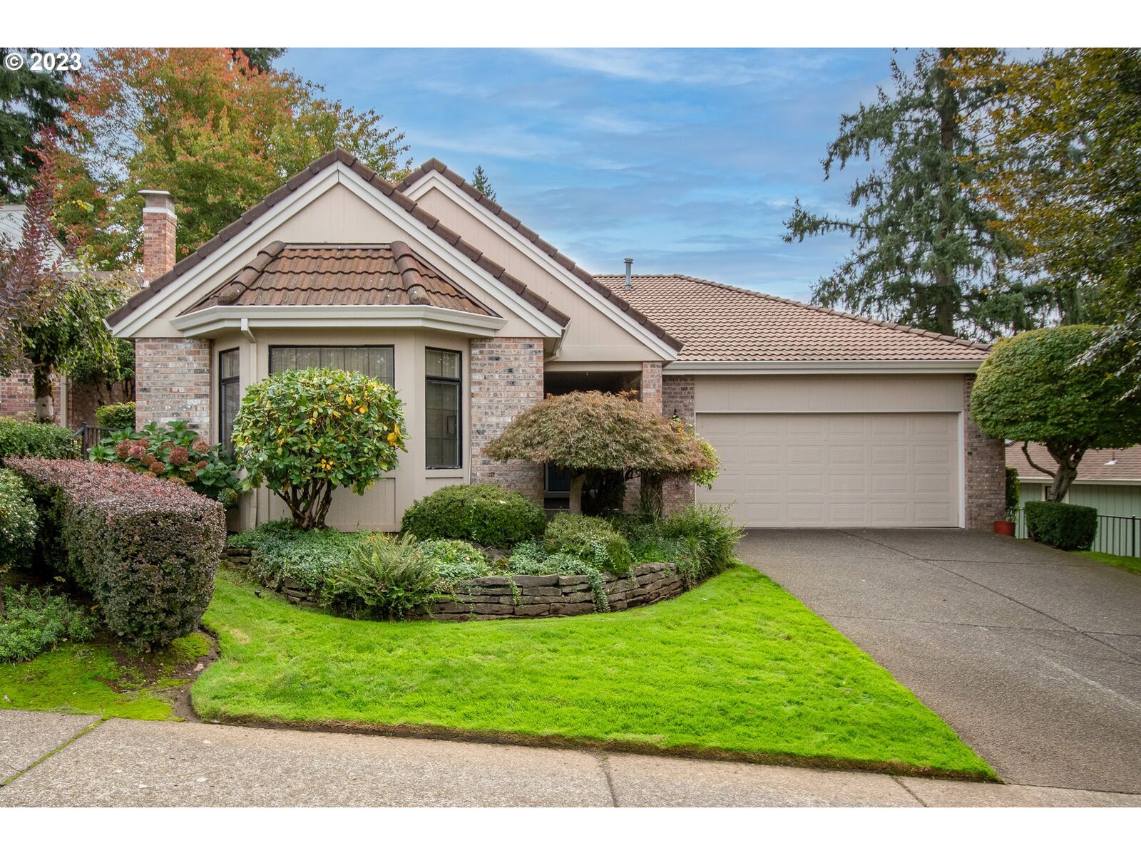 Property Photo: 3105 SE Balboa Dr WA 98683