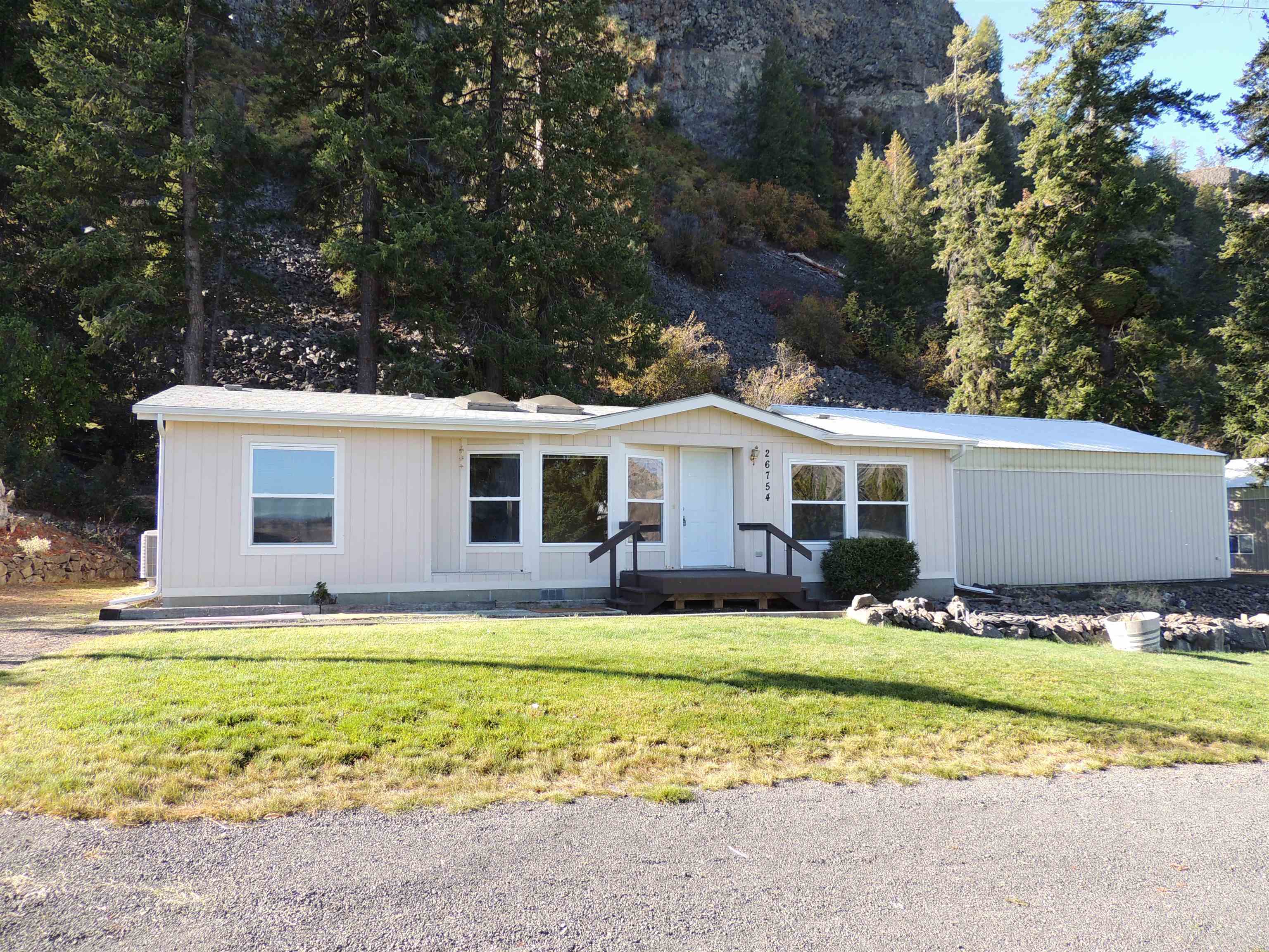 Property Photo: 26754 E Mill Dr WA 99147