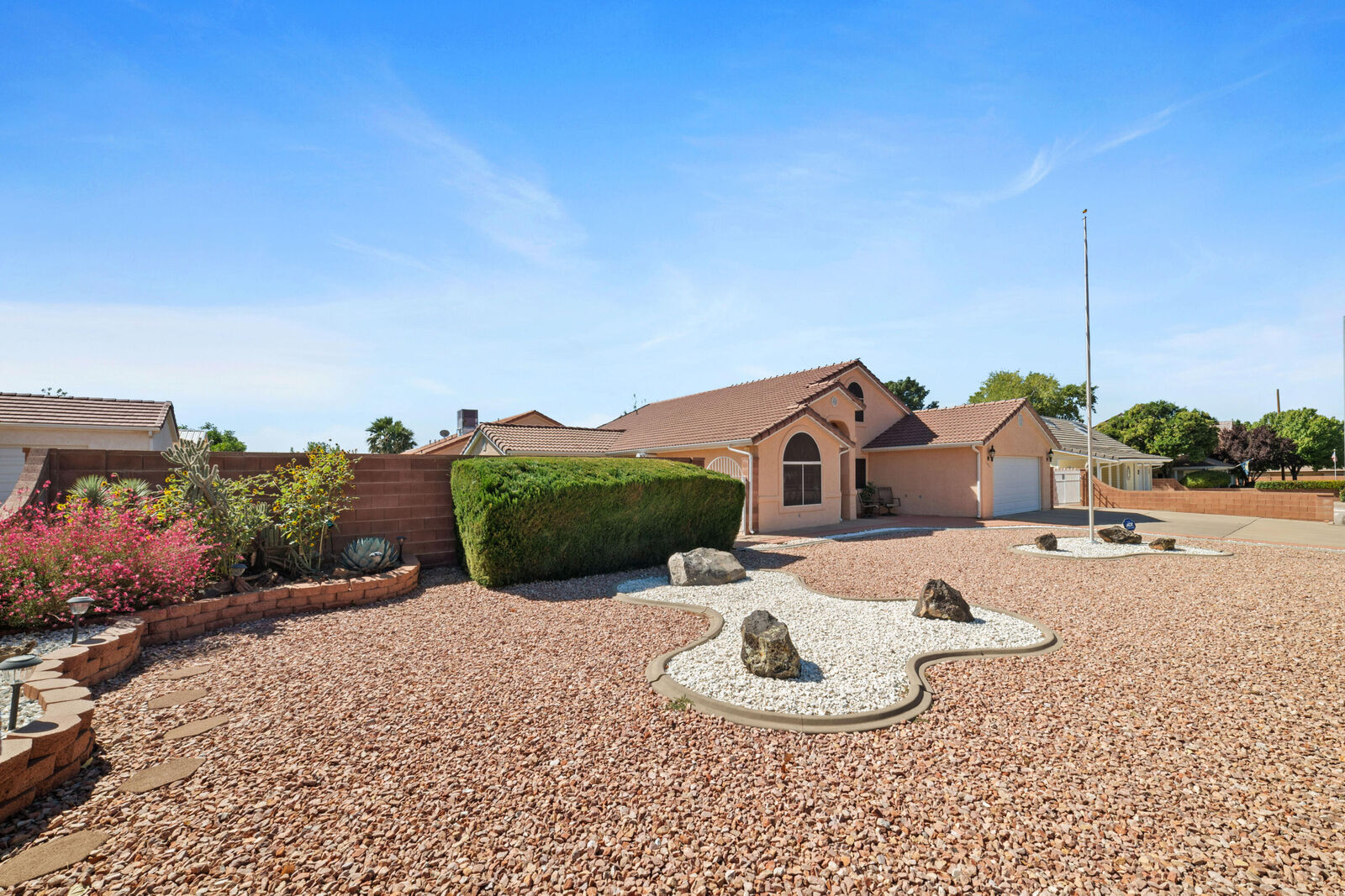 Property Photo:  1099 W 300 N  UT 84737 