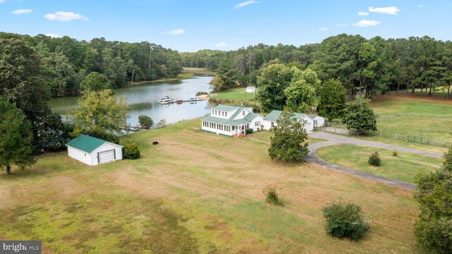 Property Photo: 266 Rosa Bran Road VA 22488