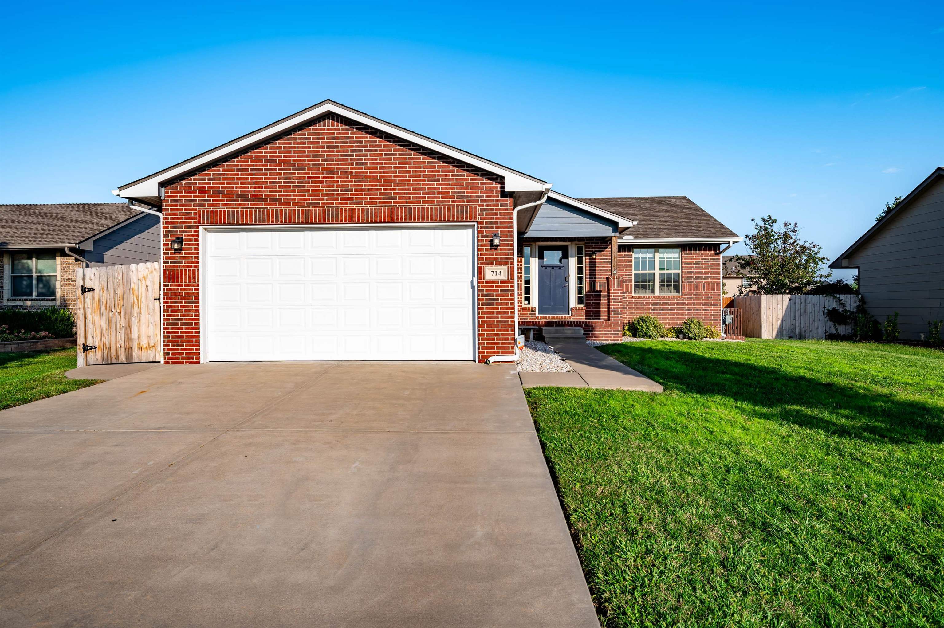 Property Photo:  714 S Cherrywood Cir  KS 67002 