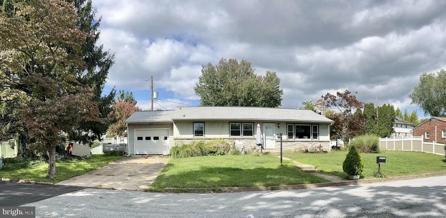 262 Dogwood Drive  Hummelstown PA 17036 photo