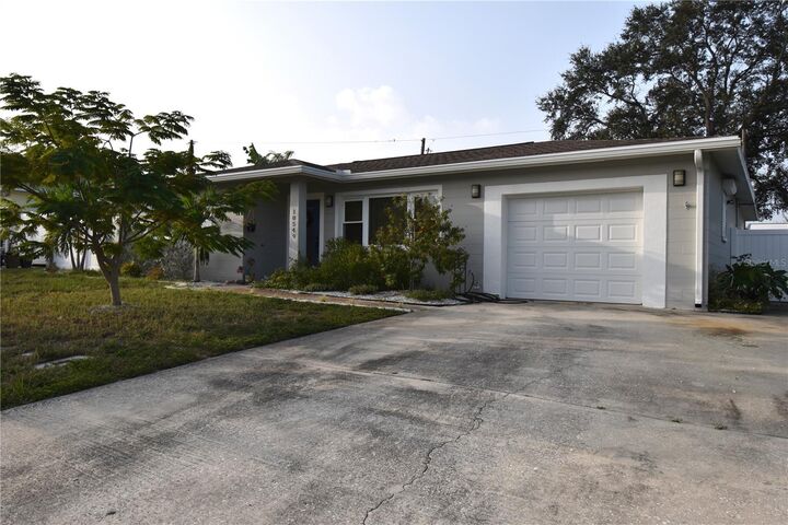 Property Photo: 10549 127th Place FL 33773