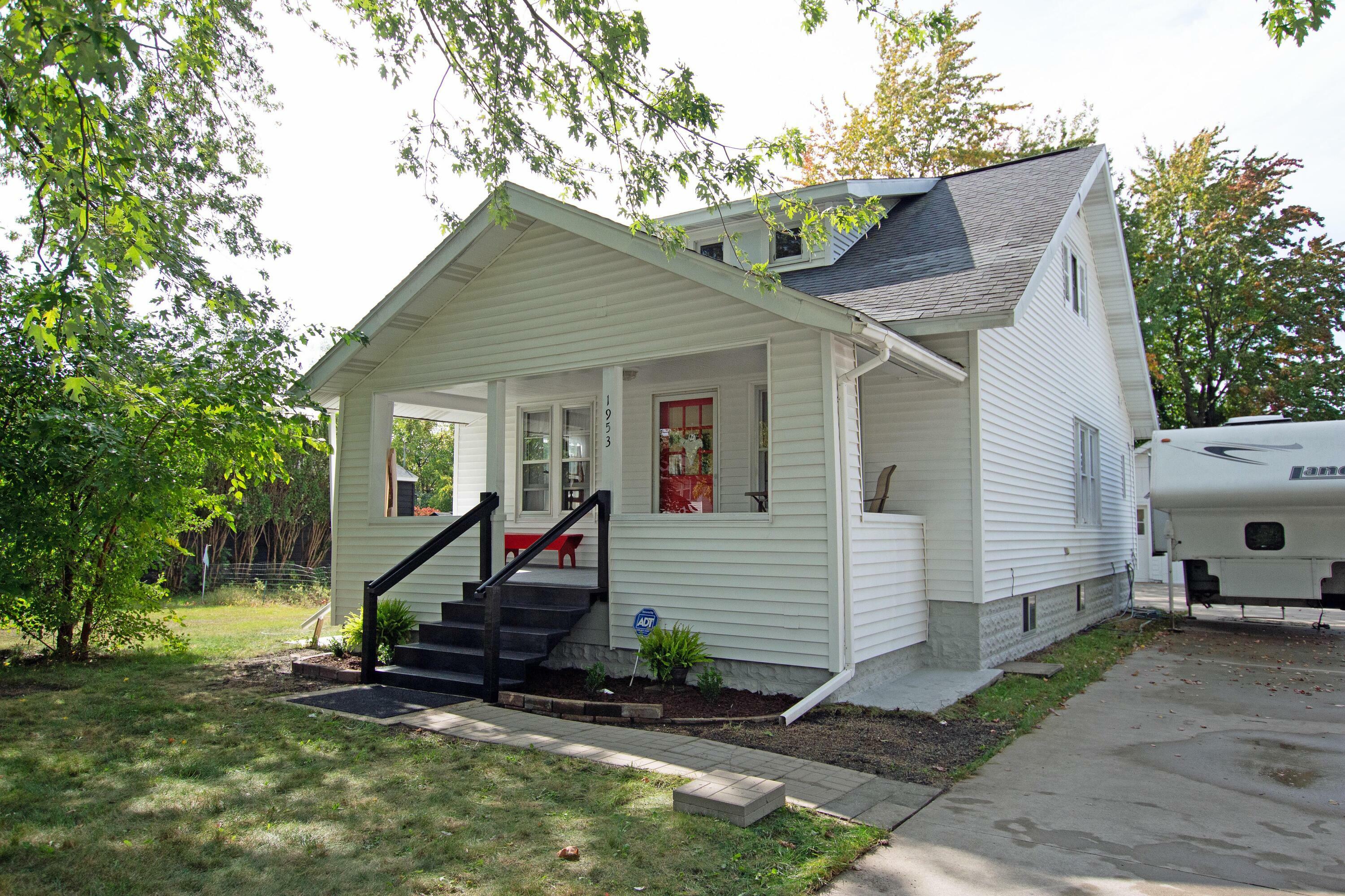 Property Photo:  1953 Nevada Street  MI 49441 