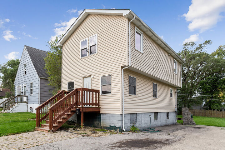 617 Mohawk Street  Joliet IL 60432 photo