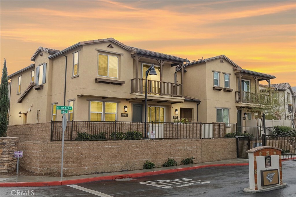 Property Photo: 45429 Calle Cirros CA 92592