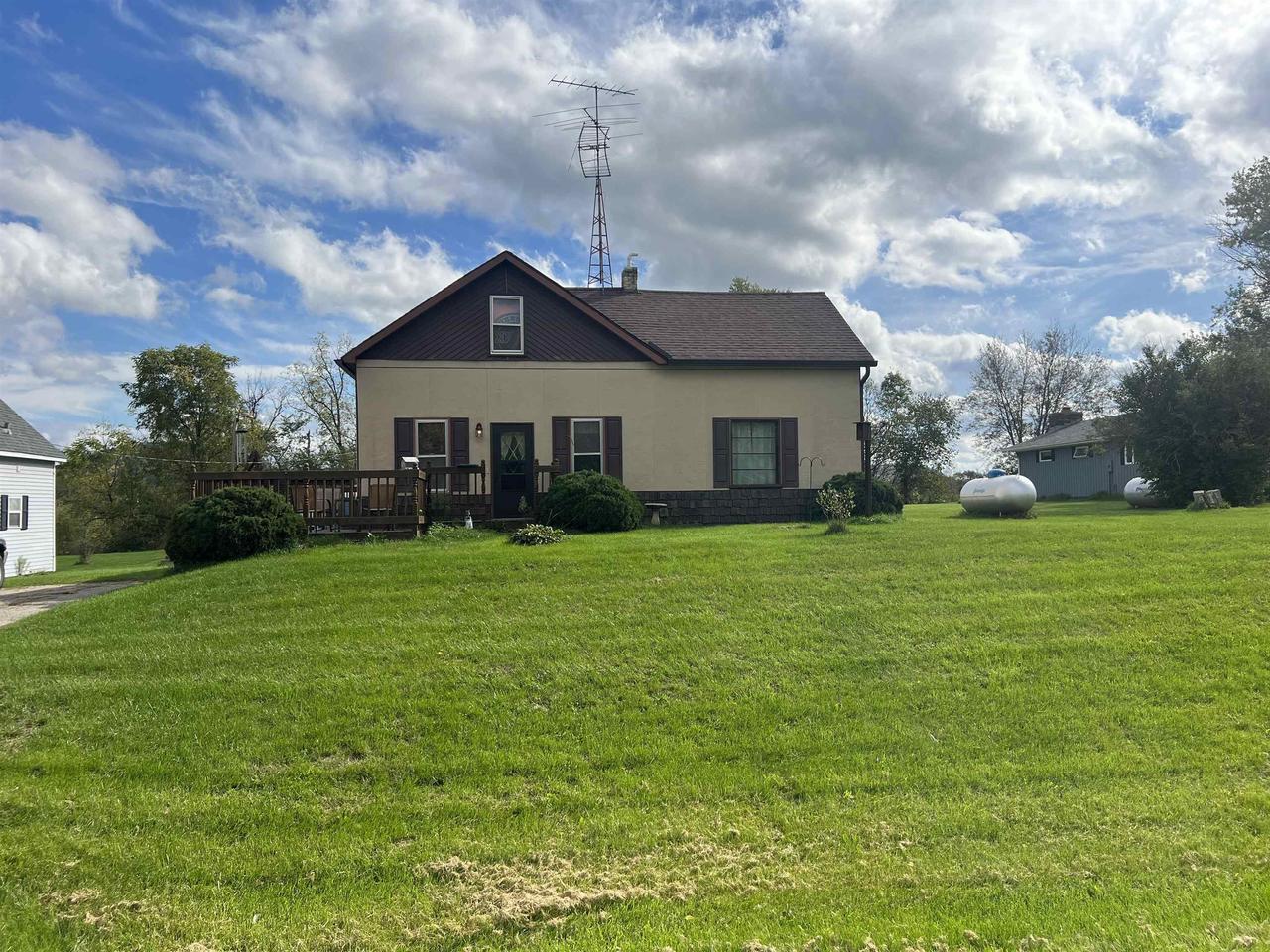 Property Photo: 20353 Highway 193 WI 53573