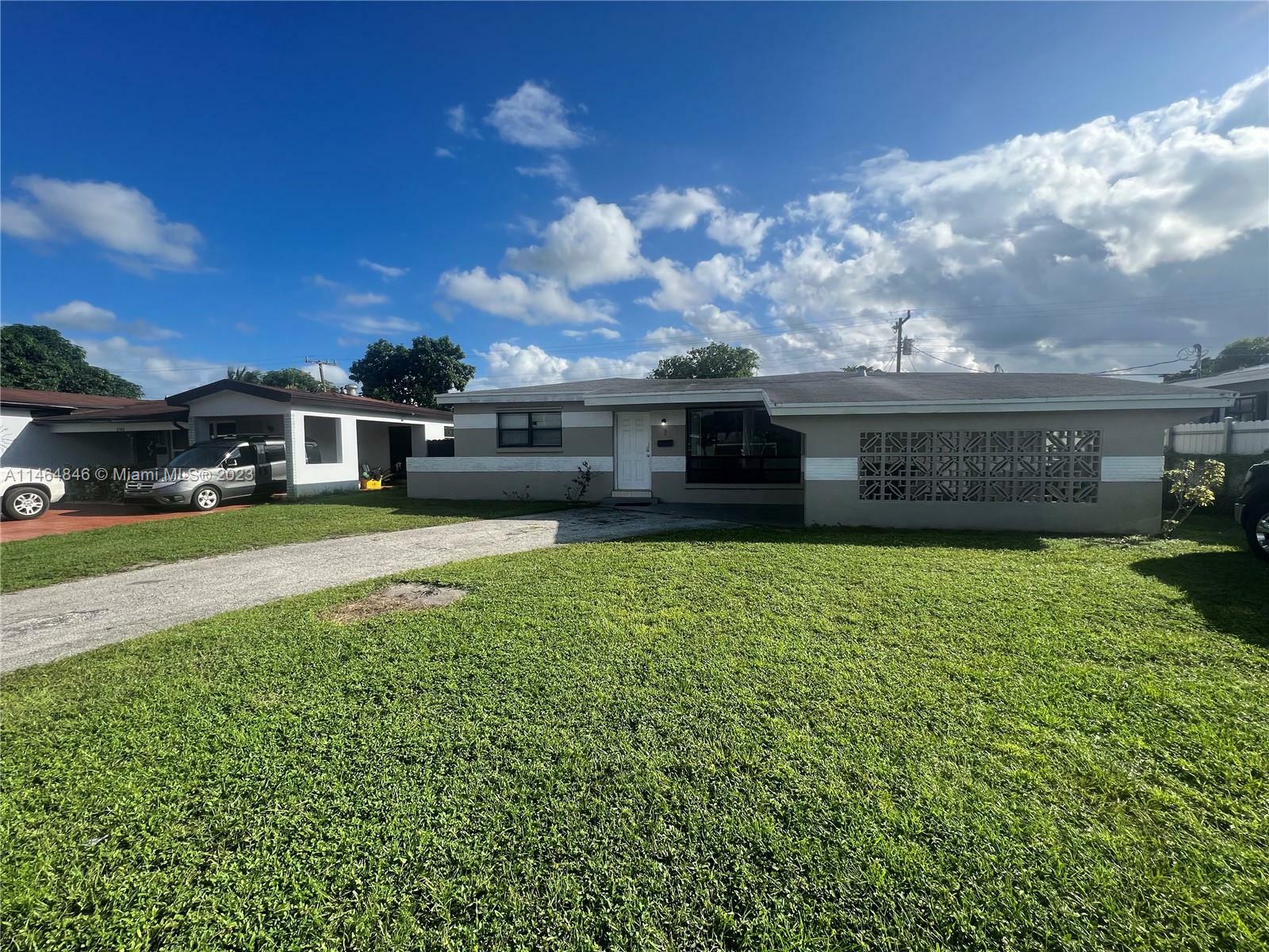 Property Photo:  7770 Kismet St  FL 33023 