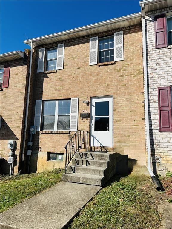 Property Photo:  213 8th Avenue  PA 18018 