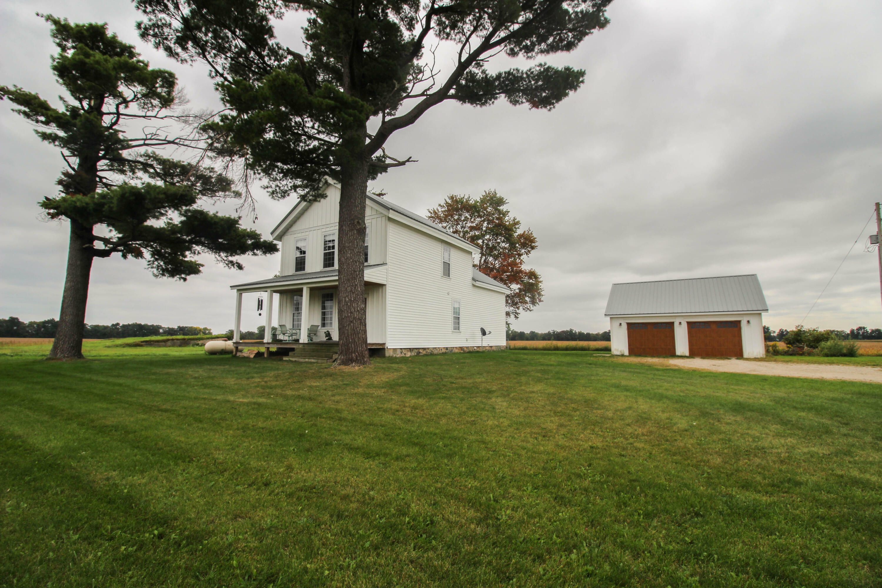 Property Photo:  13577 Quarterline Road  MI 49042 