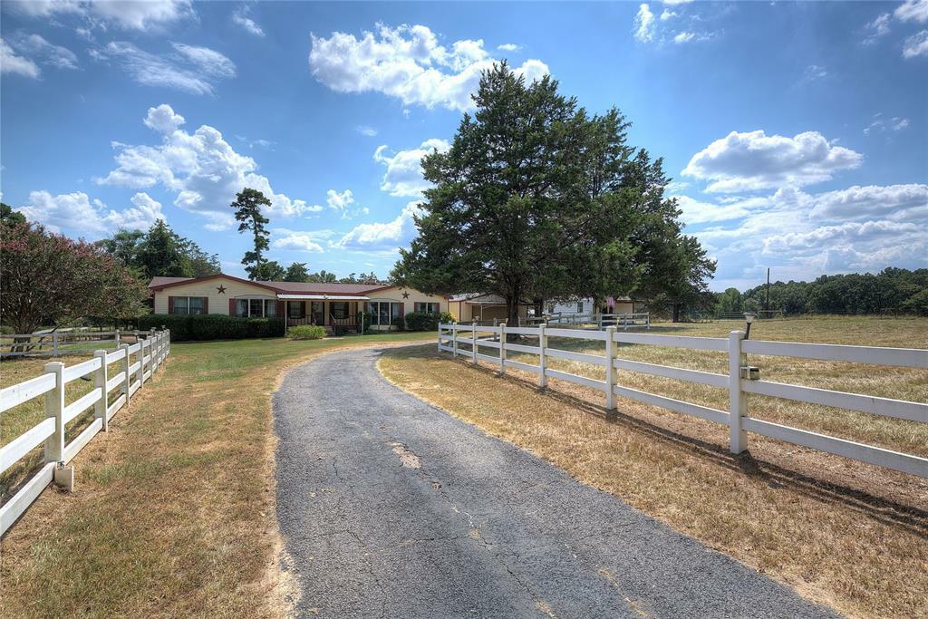 Property Photo:  552 County Road 4925  TX 75783 