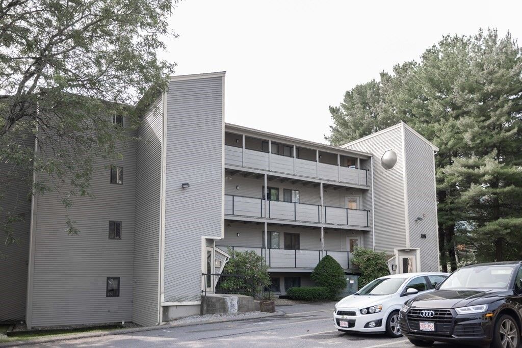 Property Photo:  1205 Grafton St 26B  MA 01604 