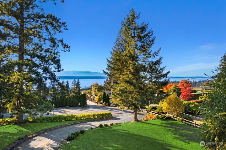 Home for sale in Shoreline 18020 8th Avenue NW, Shoreline, WA 98177