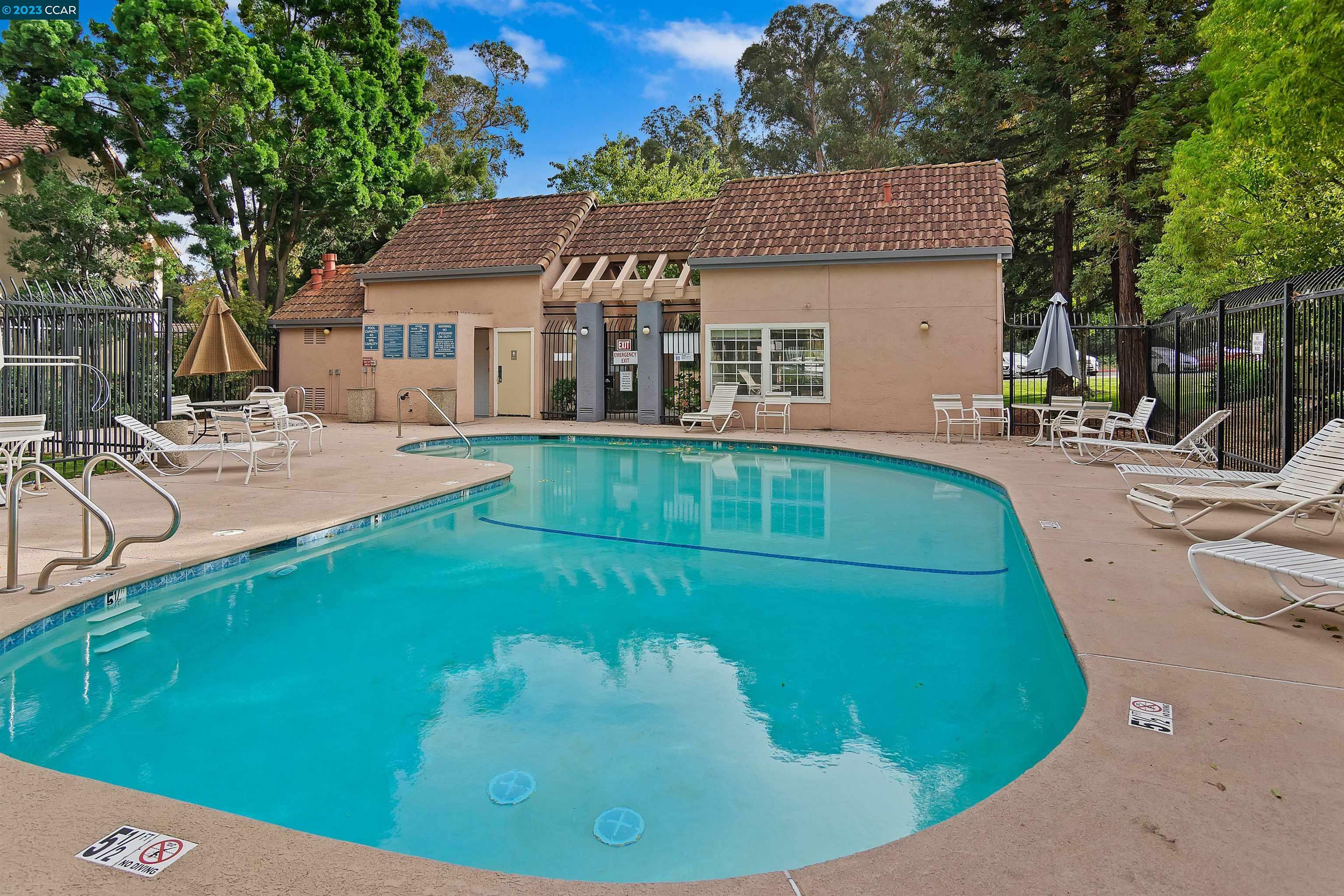 Property Photo: 301 Forest Run CA 94547