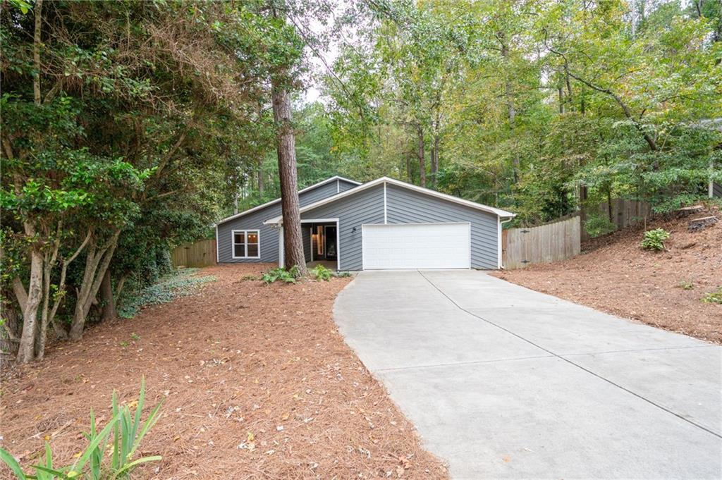 Property Photo: 700 Creekwood Crossing GA 30076