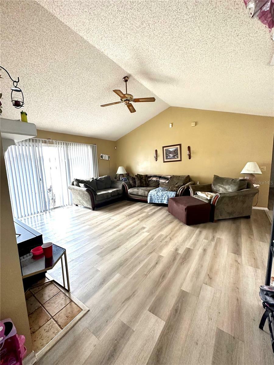 Property Photo:  2737 Foxwood Court  FL 32818 