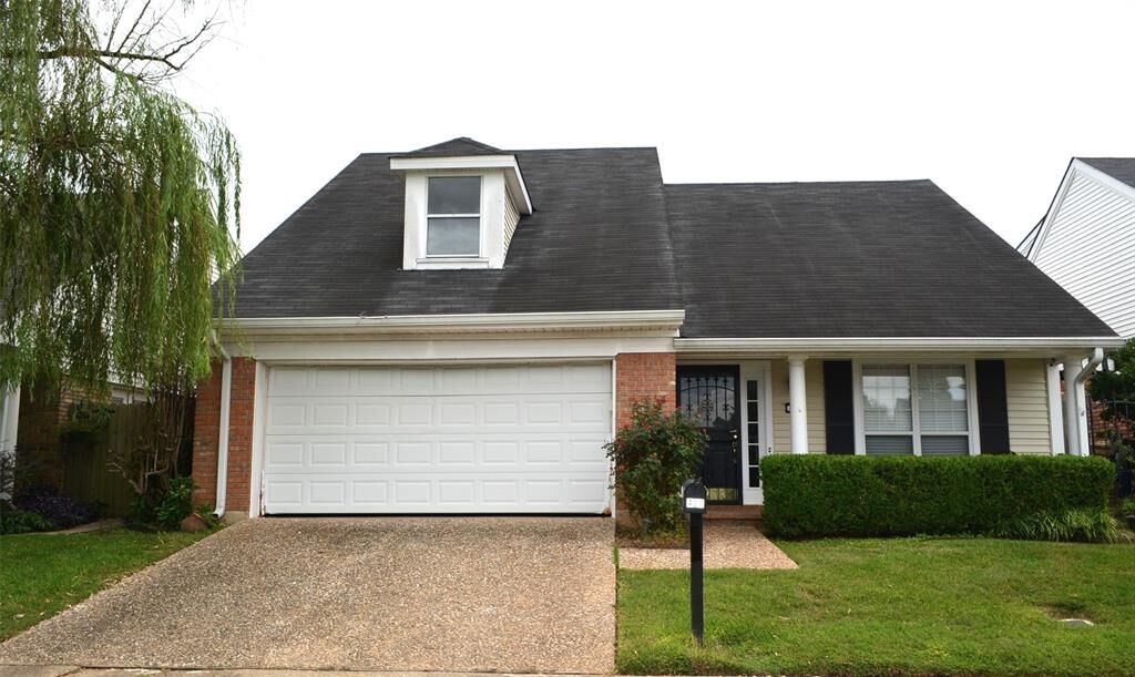 Property Photo:  407 Teak Drive  LA 71115 