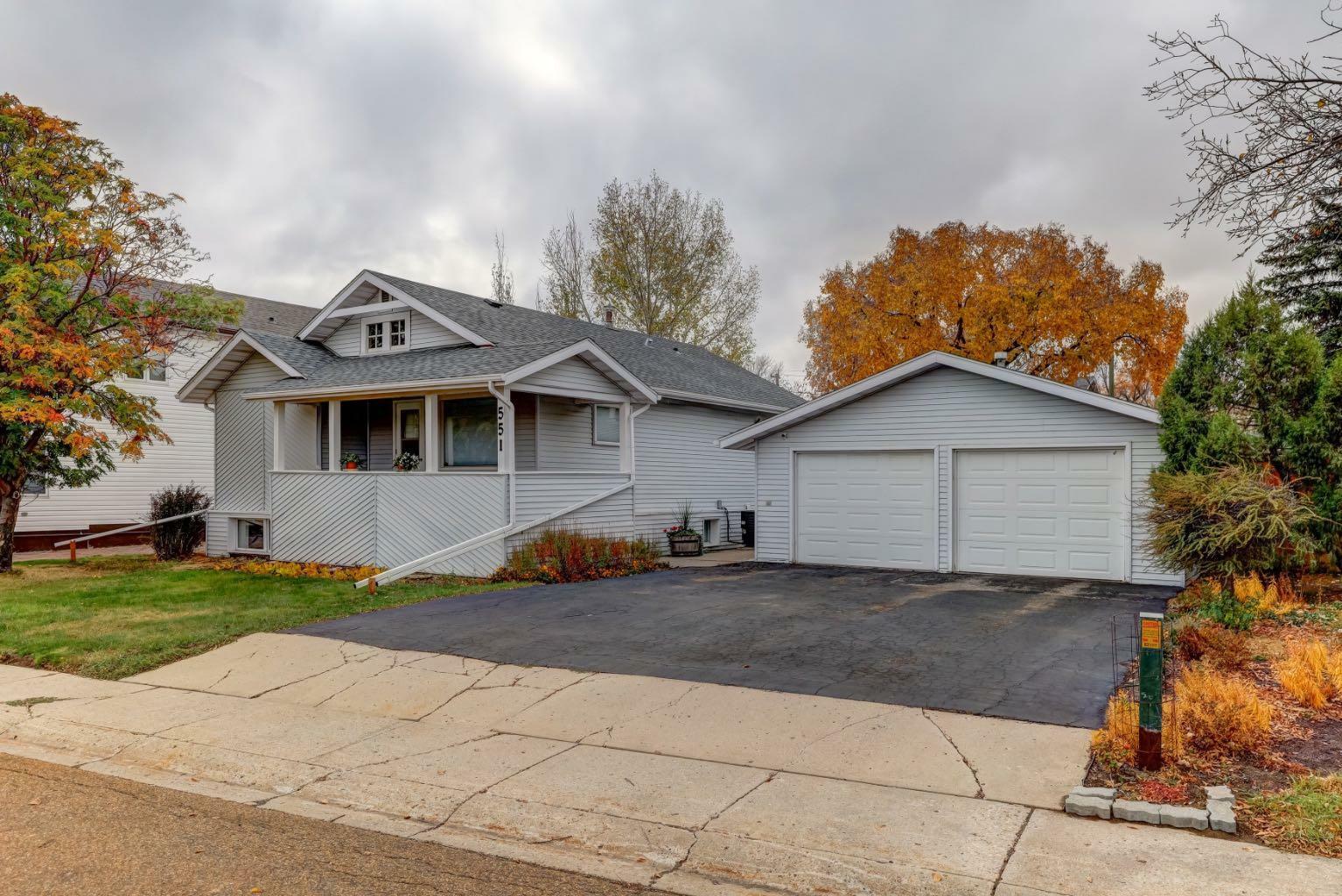 Property Photo:  551 Riverside Drive W  AB T0J 0Y2 