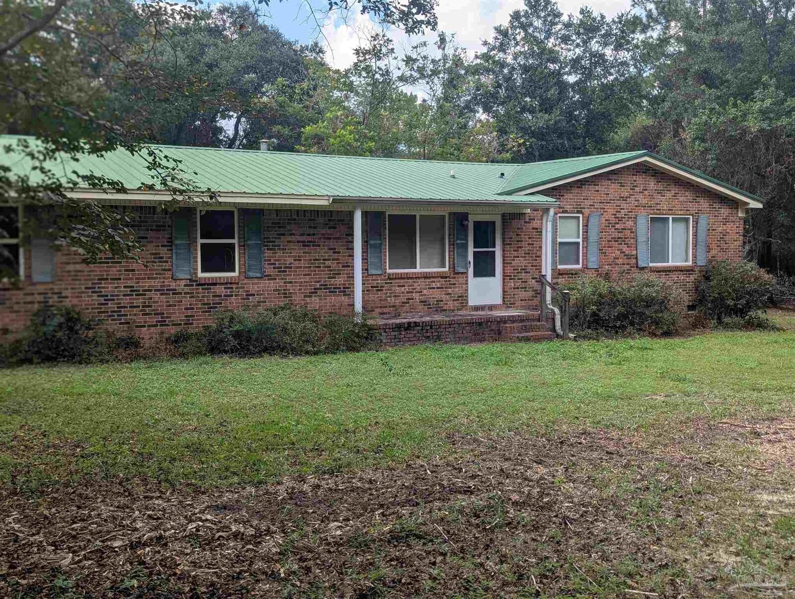 Property Photo: 8271 Mobile Hwy FL 32526