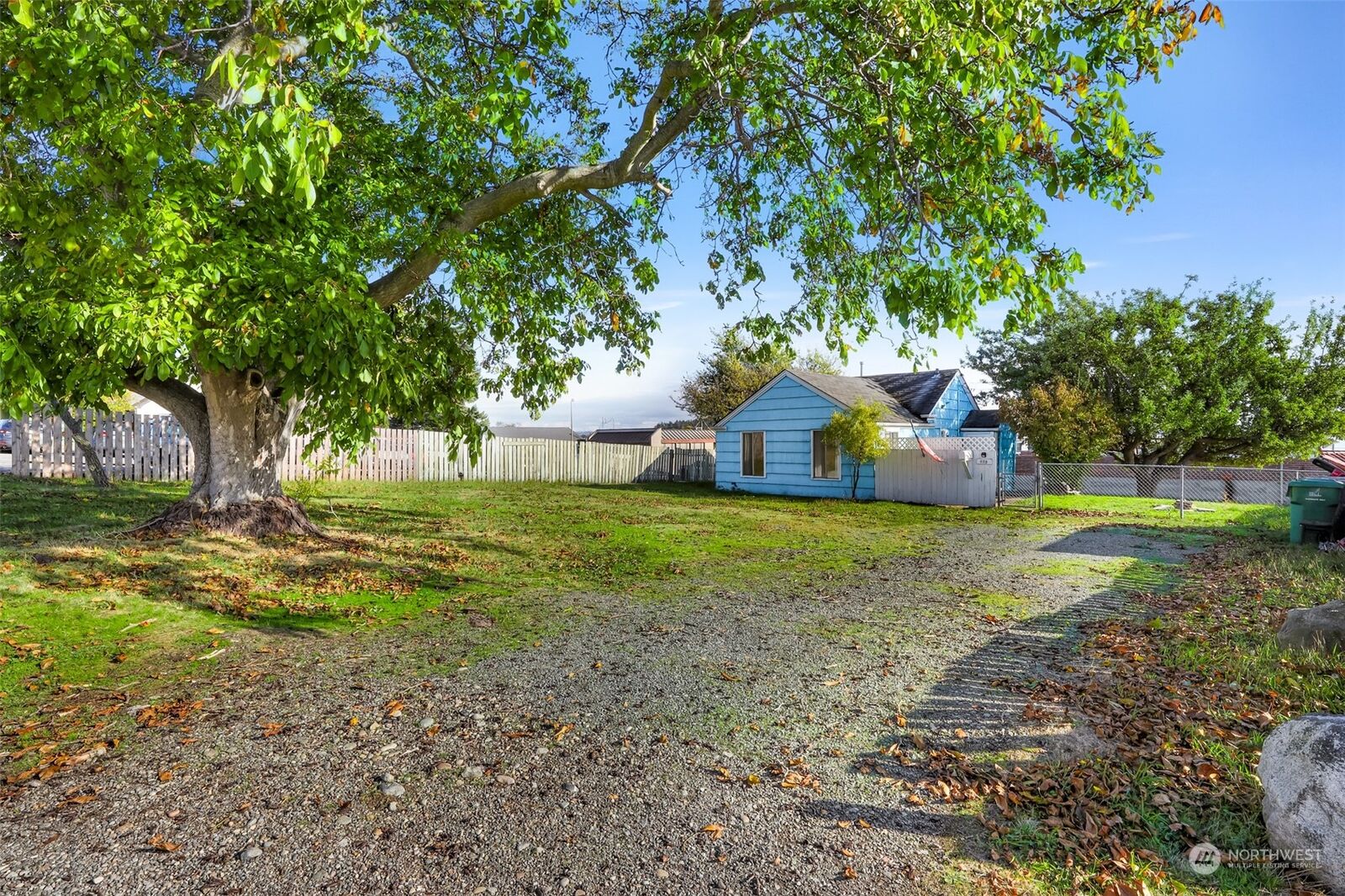 House for sale in Oak Harbor 635 SE Fidalgo Avenue, Oak Harbor, WA 98277