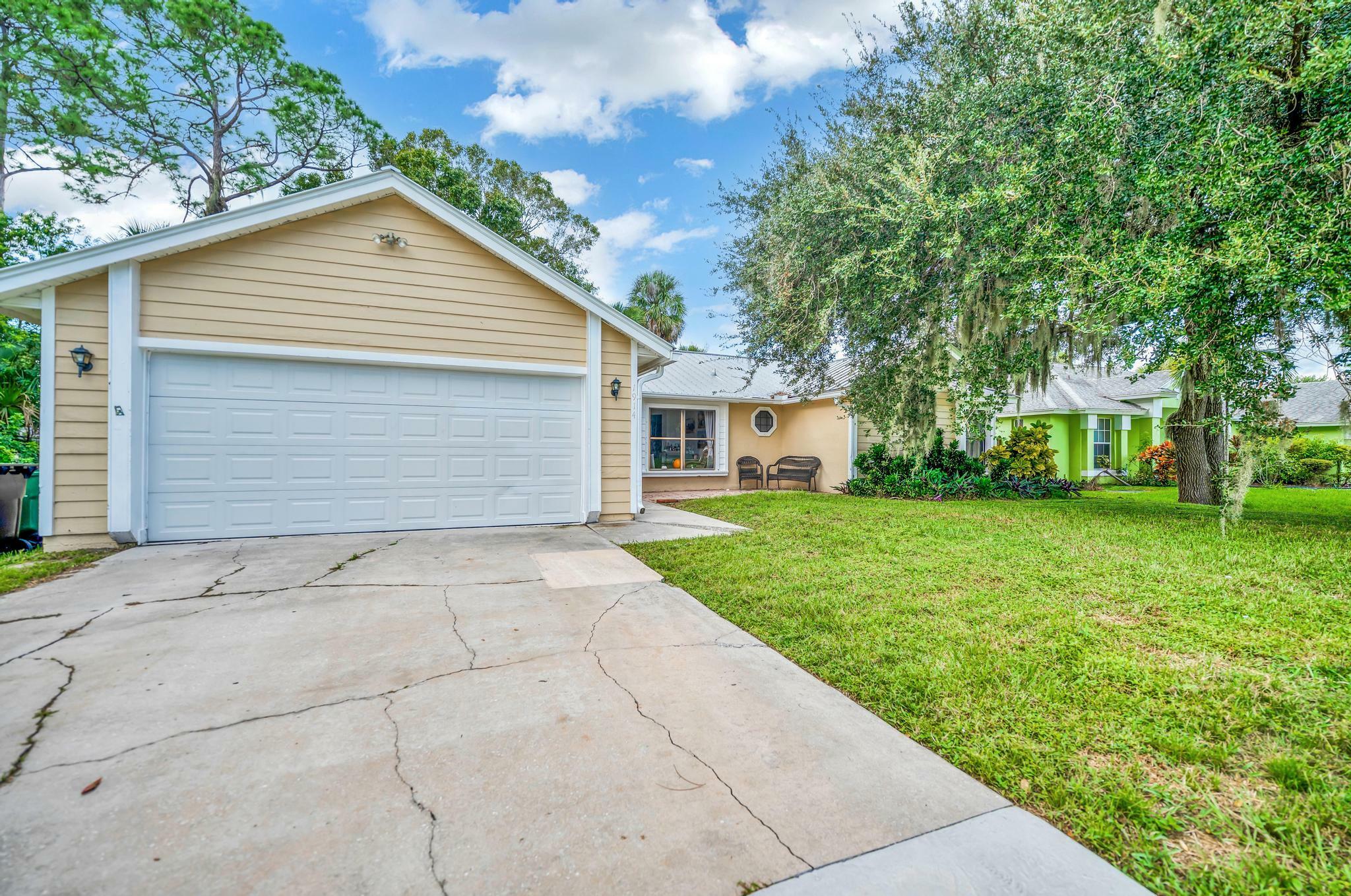 Property Photo:  1914 SW Import Drive  FL 34953 