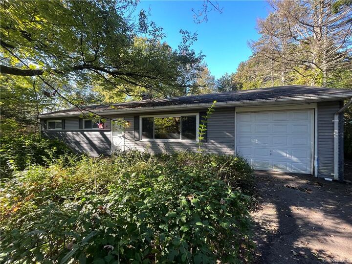 2011 Goshen Turnpike  Middletown NY 10941 photo