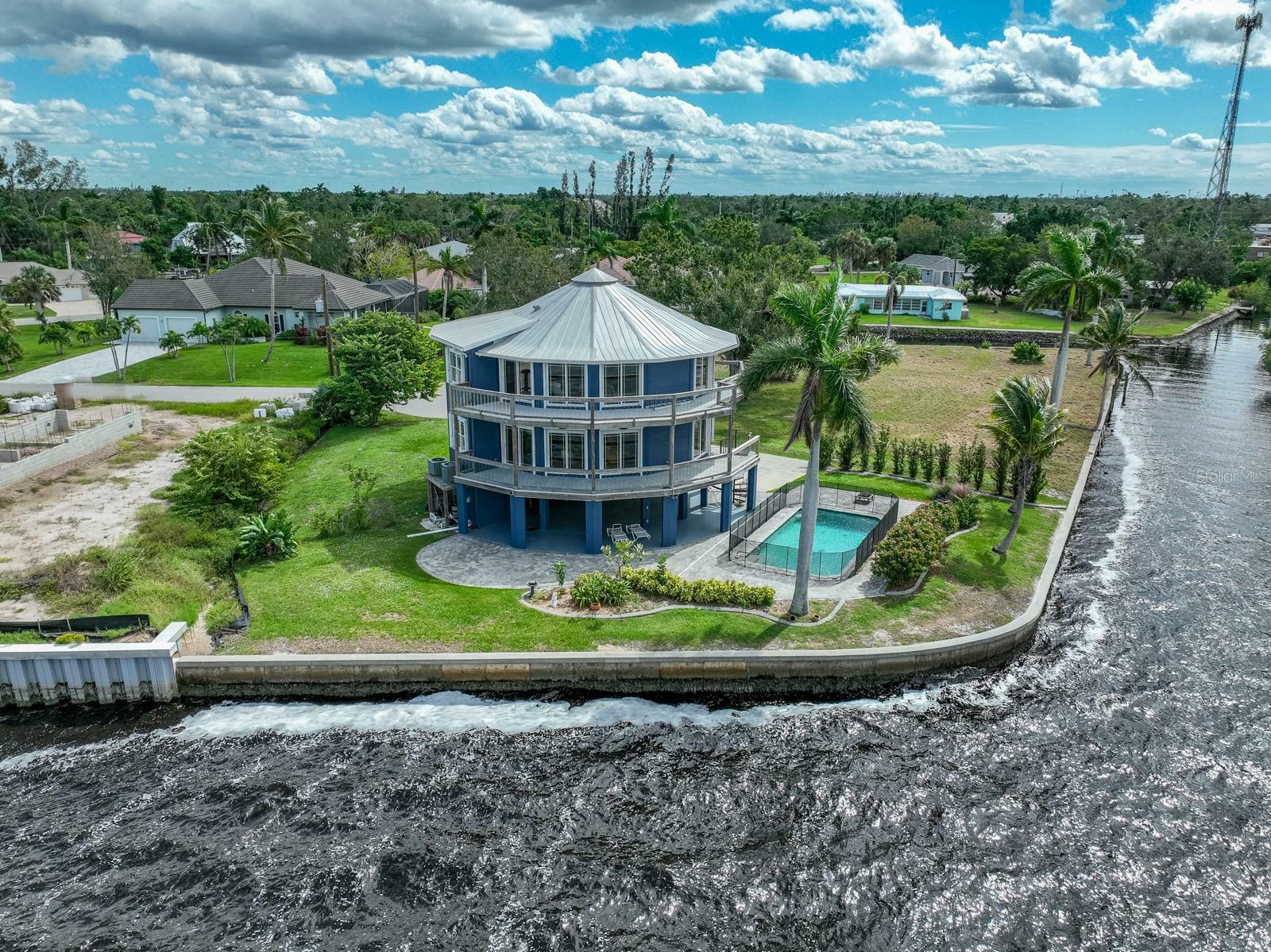 Property Photo: 321 Bayridge Place FL 33950